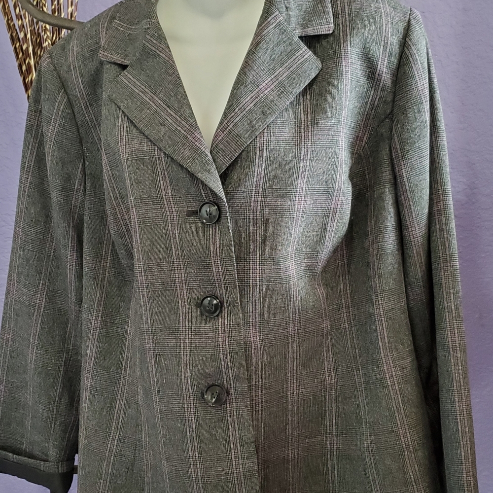 Jones studio blazer